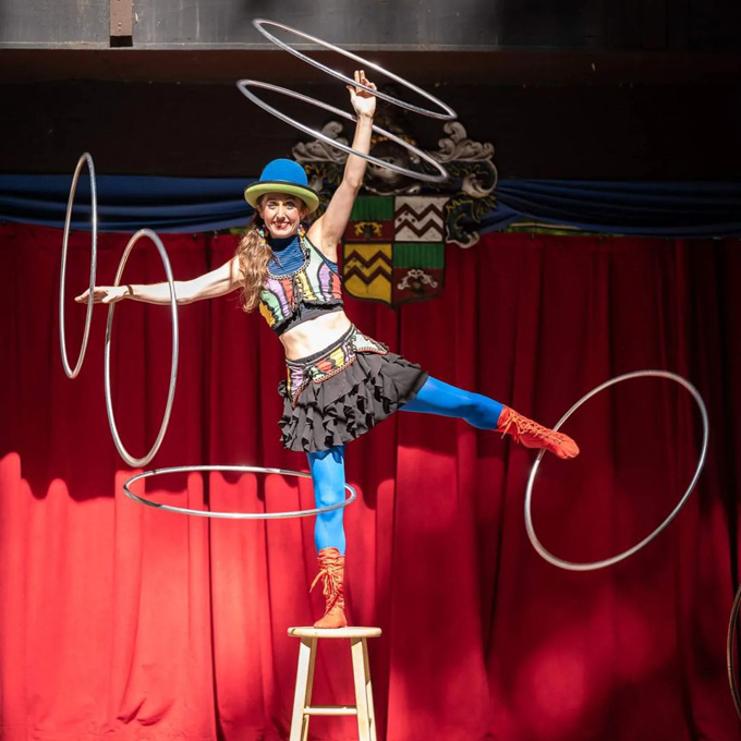 Erin Jeannier Hula Hoop Juggler Actobat Act