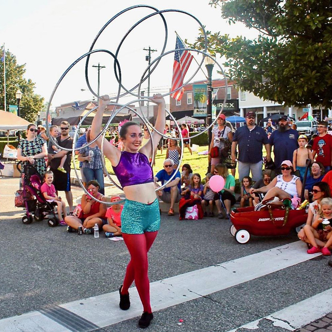 Erin Jeannier Hula Hoop Juggler Actobat Act