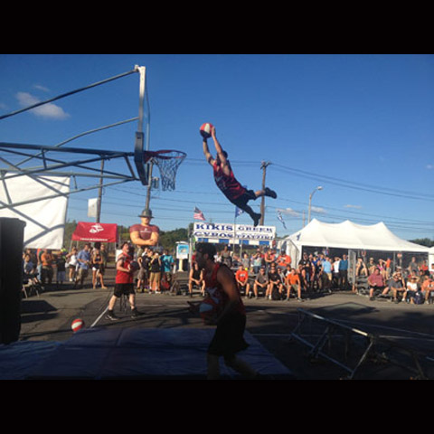 Team Turbo Dunk Acrobatic Basketball Act